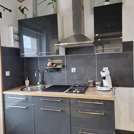 Appartement A 200m De La Avec Parking Gratuit Et Terrasse *