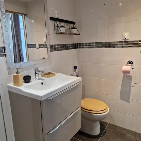 A 200m De La Avec Parking Gratuit Et Terrasse