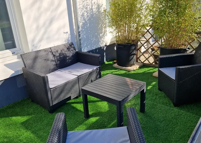 à 200m De La Avec Parking Gratuit Et Terrasse *