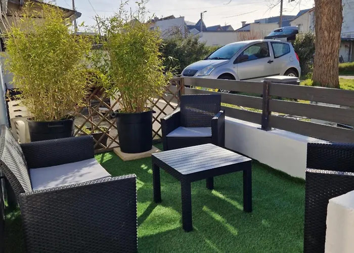 Appartement à 200m De La Avec Parking Gratuit Et Terrasse